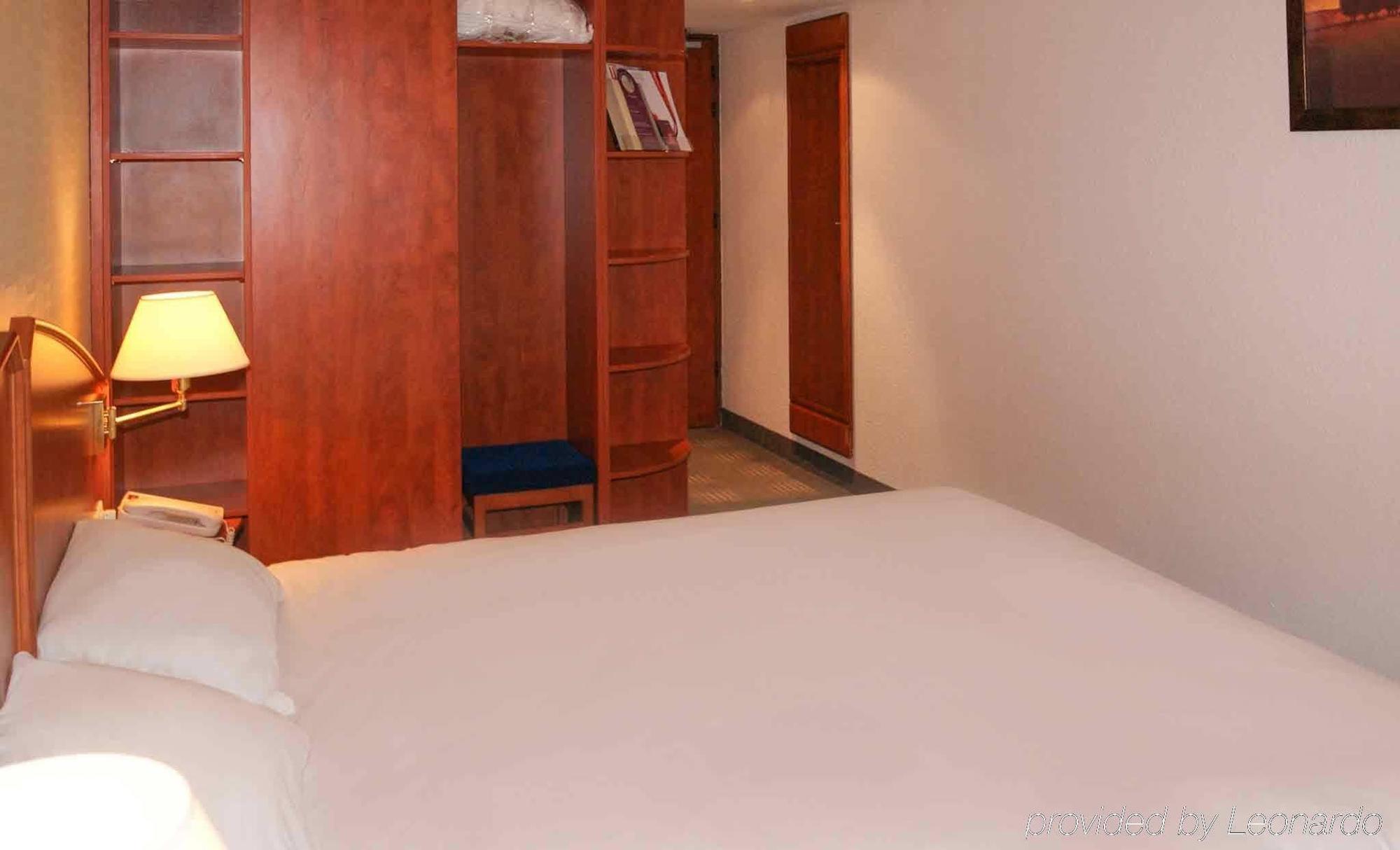 Ibis Styles Evry Lisses Hotel Exterior photo